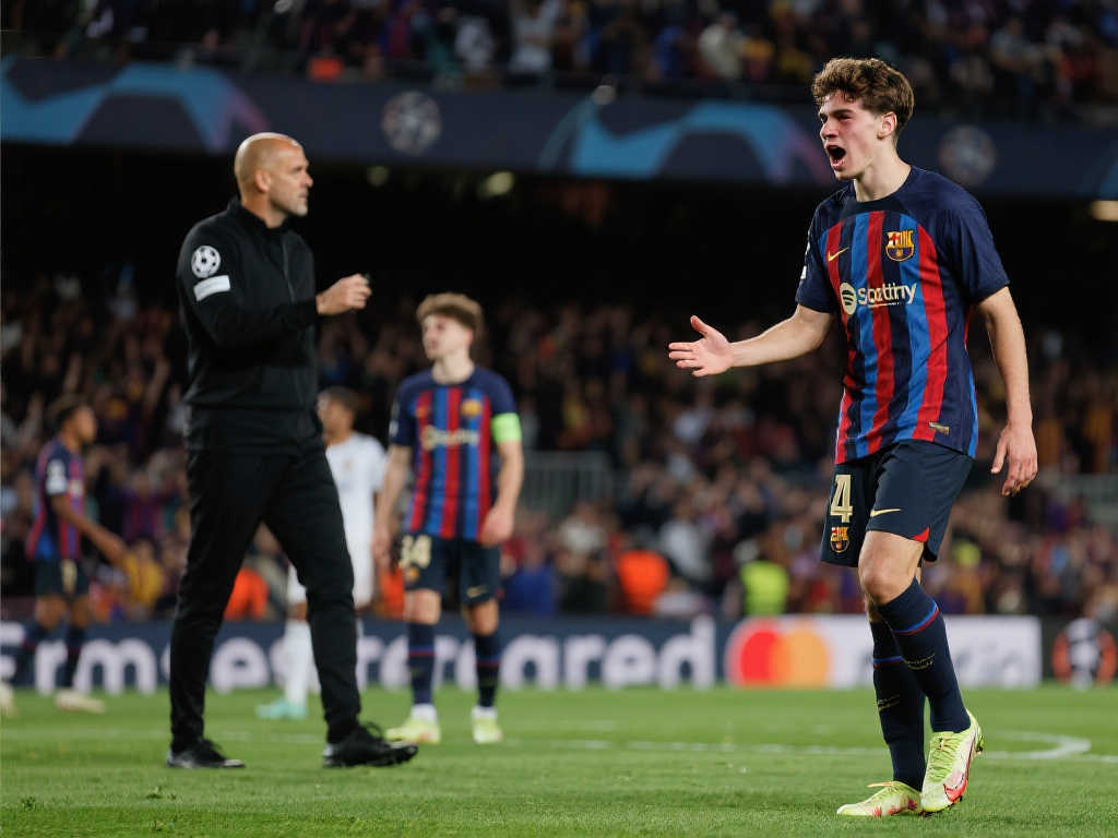 更象征着他 更象征着他