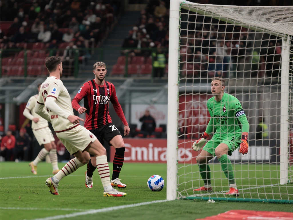 足球市场的 足球市场的