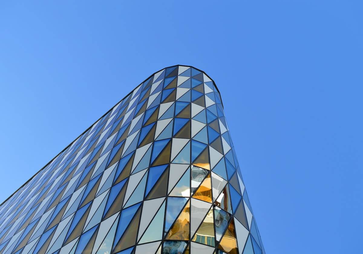 乐鱼体育-“越王”莫拉塔自我调侃：为啥越位？我鞋码45号